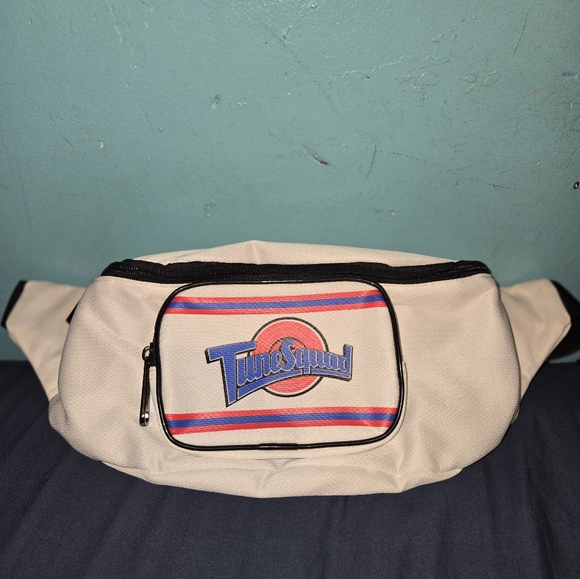 Space Jam Tune Squad fanny pack - Picture 3 of 5